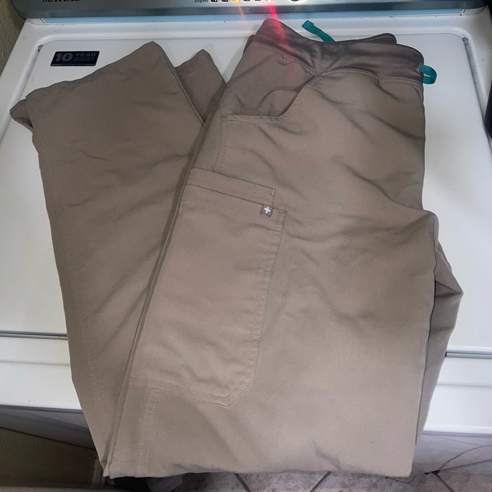 Figs boulder Kade cargo scrub pant